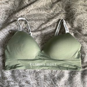 Victoria’s secret wireless push up bra